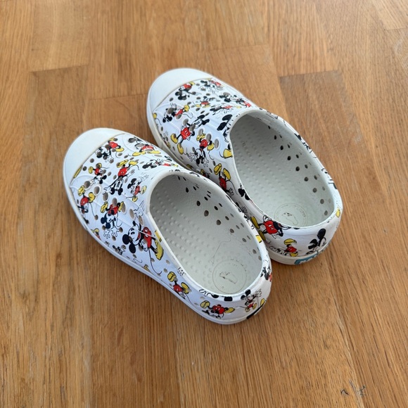 Native x Disney 9 White Jefferson Mickey Mouse Slip On Shoes Unisex - Picture 3 of 10